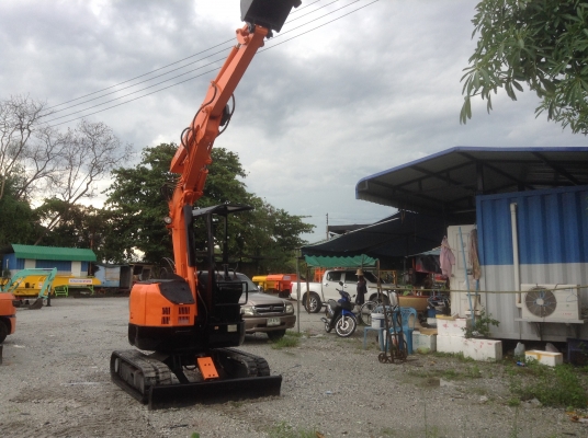ขายรถขุด HITACHI EX30UR-2 คอนโทลสั้นน้ำมัน ปั้มนิ้ว เก่าจากญี่ปุ่น
