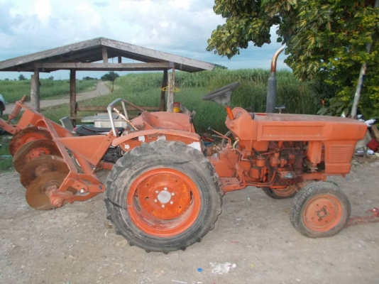 มาแล้วจ้า สีนวนจัดให้ Kubota L1500 15แรง มีพาน4หนึ่งพวง สนใจติดต่อ0899638932 หรือทางไลน์ 0899638932