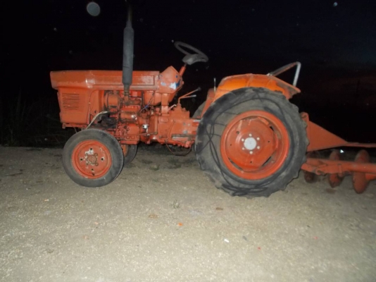 มาแล้วจ้า สีนวนจัดให้ Kubota L1500 15แรง มีพาน4หนึ่งพวง สนใจติดต่อ0899638932 หรือทางไลน์ 0899638932