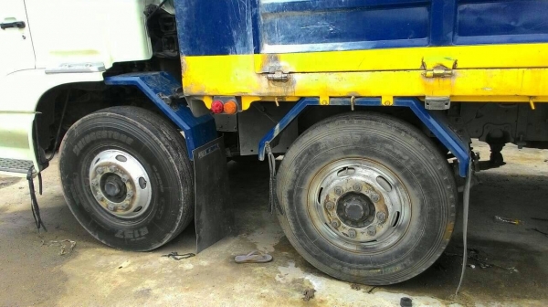 HINO12ล้อ2เพลาPROFIA ปี53 เครื่อง 320แรง 10 เกียร์ กะบะยาว 7ม.มีระบบลากพ่วง เครื่องดี ยางดี ครัทซีสวย ขาย 1,380,000 บาท (ศุภากร 081-4252943)