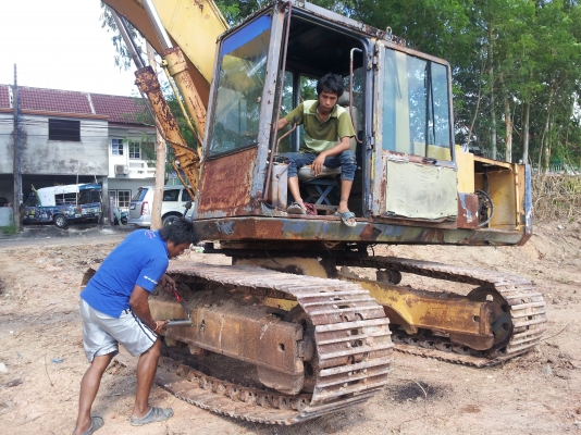 KOMATSU PC200-3ขายตามสภาพรถทำงานได้ครับ