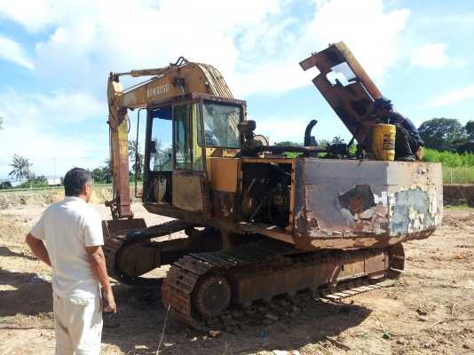 KOMATSU PC200-3ขายตามสภาพรถทำงานได้ครับ KOMATSU PC200-3ขายตามสภาพรถทำงานได้ครับ