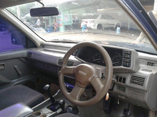 ขายอีซูซูมังกรทอง2.5โฟร์วิล4*4ปี96เครื่องดีคันซีสวยไม่ผุเกียร์โฟร์เข้าดี