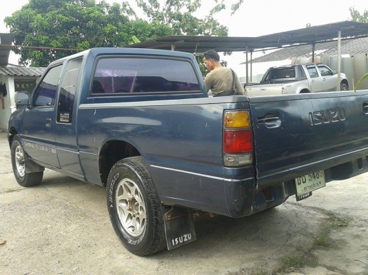 ขายอีซูซูมังกรทอง2.5โฟร์วิล4*4ปี96เครื่องดีคันซีสวยไม่ผุเกียร์โฟร์เข้าดี