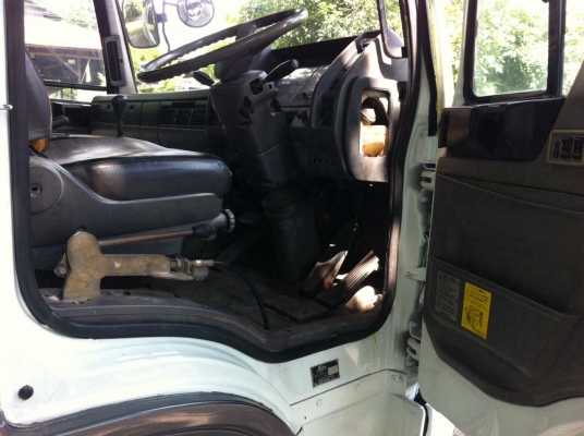 ขาย 6 ล้อ ยาว 7.20 เมตร เครน TADANO. 4.5 ตัว 3 ชัก 4 ปลอก ท้องวี  สวยพร้อมใช้ ราคา 750,000