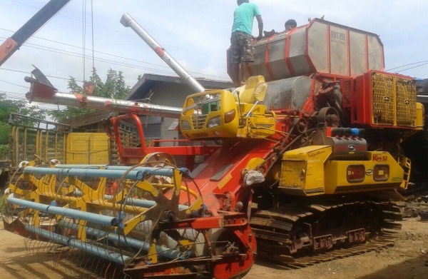 ขายด่วน รถเกี่ยวข้าวศักดิ์พัฒนา รุ่น KM-52 เครื่อง 220 HP เทอร์โบ อุ้ม 2.5 ตัน ปั๊มไดกิ้น 22 ช่วงล่าง 12HT รถสภาพดีพร้อมทำงานได้เลย ราคาต่อรองได้ครับ ขายด่วน รถเกี่ยวข้าวศักดิ์พัฒนา รุ่น KM-52 เครื่อง 220 HP เทอร์โบ อุ้ม 2.5 ตัน ปั๊มไดกิ้น 22 ช่วงล่าง 12HT รถสภาพดีพร้อมทำงานได้เลย ราคาต่อรองได้ครับ