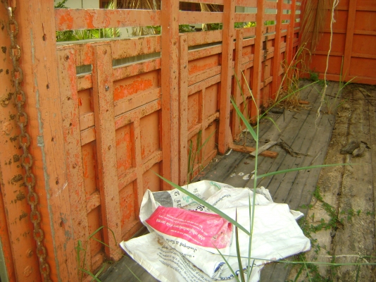 กระบะไม้  ถอดจาก สิบล้อ  ตามภาพ  ราคา 45,000 บาทพร้อมติดตั้ง