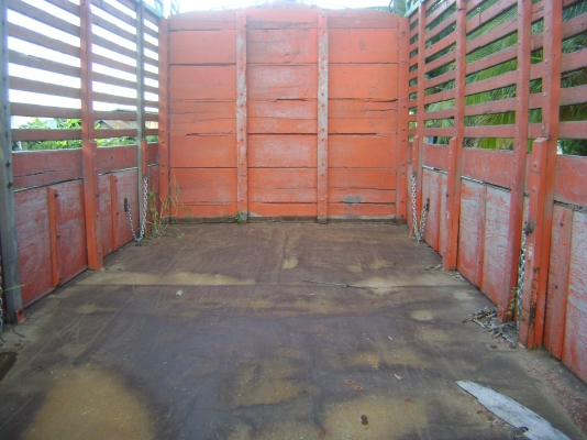 กระบะไม้  ถอดจาก สิบล้อ  ตามภาพ  ราคา 45,000 บาทพร้อมติดตั้ง