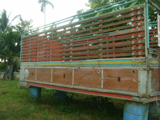 กระบะไม้  ถอดจาก สิบล้อ  ตามภาพ  ราคา 45,000 บาทพร้อมติดตั้ง