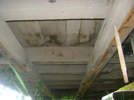 กระบะไม้  ถอดจาก สิบล้อ  ตามภาพ  ราคา 45,000 บาทพร้อมติดตั้ง