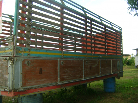 กระบะไม้  ถอดจาก สิบล้อ  ตามภาพ  ราคา 45,000 บาทพร้อมติดตั้ง