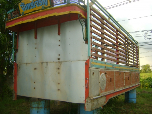 กระบะไม้  ถอดจาก สิบล้อ  ตามภาพ  ราคา 45,000 บาทพร้อมติดตั้ง