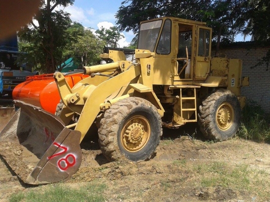 รถตักล้อยาง