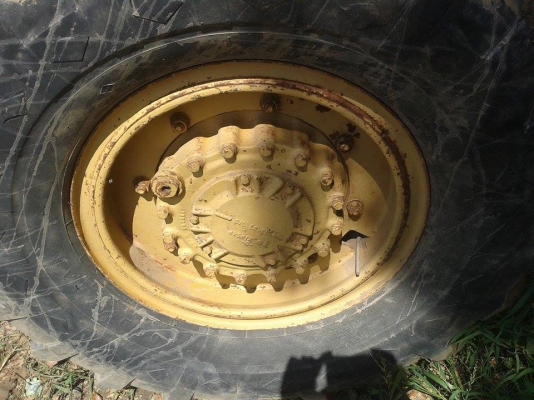 รถตักล้อยาง รถตักล้อยาง