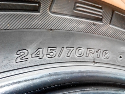 ยาง Bridgestone 245/70/16 ปี11