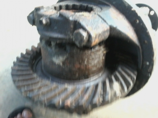 ขายเฟืองท้ายอิซูซุยกลูกสำหรับไว้เปลี่ยนใส่โรโตรี่รถไถใหญ่