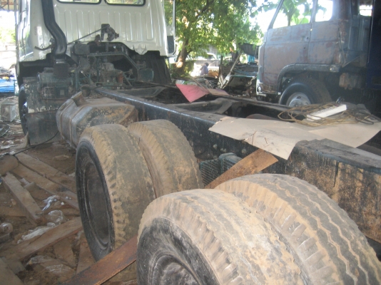 F18  เพลาดียว เครื่อง HO7D   195แรง(ไม่มีทะเบียน)  ราคา 300,000 บาท