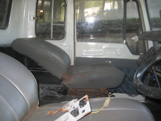 F18  เพลาดียว เครื่อง HO7D   195แรง(ไม่มีทะเบียน)  ราคา 300,000 บาท