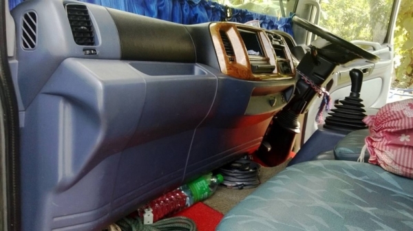 รถฮีโน่ 6 ล้อ รั้ว ( ไม่ดั้ม )  170 แรงม้า. ปี 50 ( รถวิ่ง 13x,xxx กม. ) , ( ราคาลด !! เหลือ 830,000 บาท. )   สนใจติดต่อ 081 - 6079515