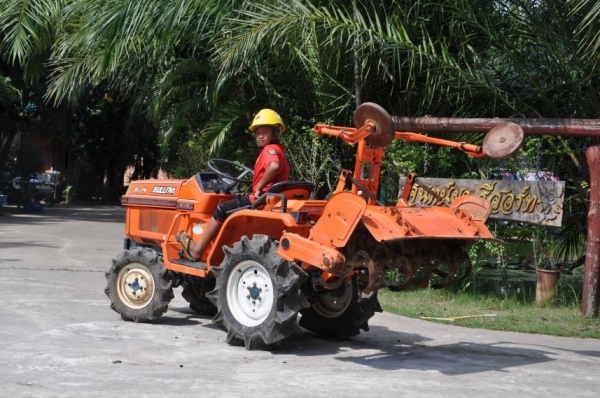 ขาย KUBOTA B1-14 ขับ4ล้อ สวยเดิมจากญี่ปุ่น แรงสะใจอุปกรณ์ครบทำงานสมบูรณ์ทุกระบบ 120,000 เท่านั้น!!