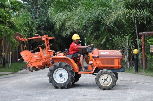 ขาย KUBOTA B1-14 ขับ4ล้อ สวยเดิมจากญี่ปุ่น แรงสะใจอุปกรณ์ครบทำงานสมบูรณ์ทุกระบบ 120,000 เท่านั้น!!