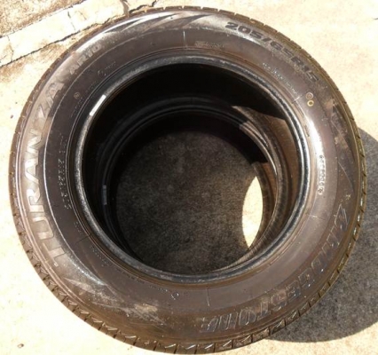 ขาย ยาง บริดสโตนBridgestoneขนาด205-65ขอบ15นิ้ว เส้นละ350บาท(2เส้น=700บ) T.092-9351644