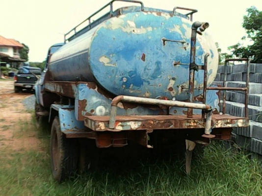 **280,000 บ.ต่อรอง**ขาย6ล้อบรรทุกน้ำ หัวยาว NISSAN UG DIESEL เครื่องยนต์ดีเซล ND6-140แรง 6สูบ เครื่องดี สตาร์ทติดง่าย แน่นดี แรงดี เกียร์ดีไม่หลุด ช่วงล่างเดิม คัสซีดี เดิม ยังสวย ไม่ปะไม่ดาม พร้อมถังน้ำ ขนาดบรรจุ 6,000 ล.โดยประมาณ สภาพดี ไม่ผุ มีสีแตกสีล **280,000 บ.ต่อรอง**ขาย6ล้อบรรทุกน้ำ หัวยาว NISSAN UG DIESEL เครื่องยนต์ดีเซล ND6-140แรง 6สูบ เครื่องดี สตาร์ทติดง่าย แน่นดี แรงดี เกียร์ดีไม่หลุด ช่วงล่างเดิม คัสซีดี เดิม ยังสวย ไม่ปะไม่ดาม พร้อมถังน้ำ ขนาดบรรจุ 6,000 ล.โดยประมาณ สภาพดี ไม่ผุ มีสีแตกสีล