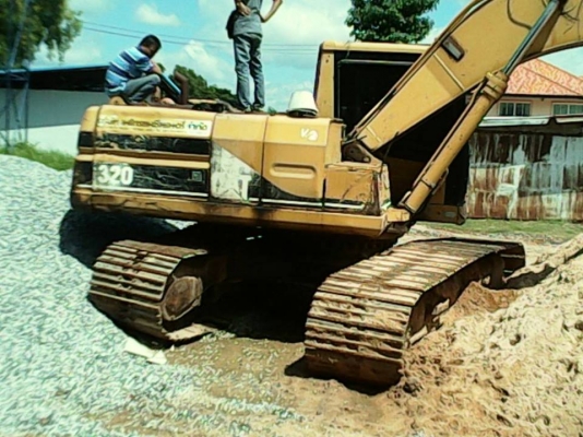 **750,000 บ.ต่อรอง**ขายแบคโฮ ราคาเบาๆ CATERPILLAR 320 V.2 (เวอร์ชั่นทู) S.No.*2DL01710* เครื่องเดิม ปั้มเดิม ไฟฟ้าตัดบางจุด เครื่องดีแน่นดี ปั้มดีแรง ทำงานดี บูมอาร์มมีปะ1แผล บุ้งกี๋ดี เอวแน่น ช่วงล่าง70\% โซ่ดี แทร็กดีครบ โรลเลอร์ดี เฟรมหนาไม่ผุ สป็อคเก็ต