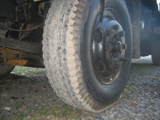 2 เพลา เครื่องฮีโน่ 195 แรง  ราคา 760,000 บาท