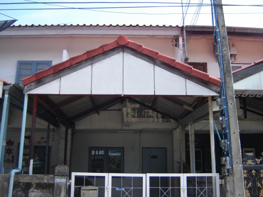 ขายทาวน์เฮาส์ ราคา 760000 โทร 0843376760 ต่อรองราคาได้