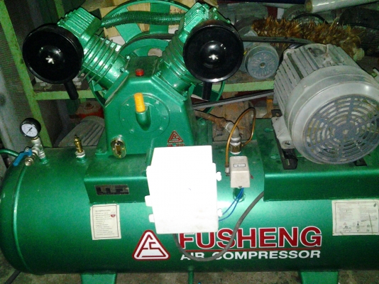 ปั๊มลมฟูเช็งมอเตอร์ 7.5 hp ถังขนาด 260 ลิตร ราคาถูกมากพร้อมรับประกันสินค้าหากท่านไม่พอใจ 0988693990