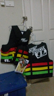 ขาย ชูชีพ สองตัวสุดท้าย สำหรบนัก เจทสกีโดยเฉพาะ