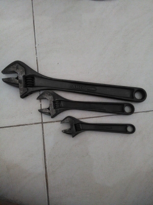 ประแจเลื่อน BAHCO 12" 8" 6"