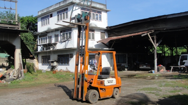 โฟคลิฟท์ toyota 1.5ตัน เครื่องเบนฃิน ยกสูง3เมตร ยางตัน สีเดิม สภาพดีพร้อมใช้ โฟคลิฟท์ toyota 1.5ตัน เครื่องเบนฃิน ยกสูง3เมตร ยางตัน สีเดิม สภาพดีพร้อมใช้