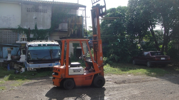 โฟคลิฟท์ toyota 1.5ตัน เครื่องเบนฃิน ยกสูง3เมตร ยางตัน สีเดิม สภาพดีพร้อมใช้ โฟคลิฟท์ toyota 1.5ตัน เครื่องเบนฃิน ยกสูง3เมตร ยางตัน สีเดิม สภาพดีพร้อมใช้