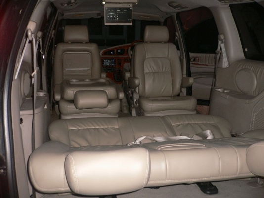 ขายรถครอบครัว7ที่นั่ง KIA CARNIVAL 2.5 CEO เกียร์ออโต้ AIRBAG2 ABS ปี 2004ไม่เคยติดแก๊ส