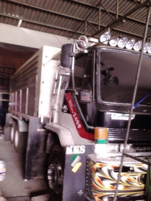 อีชุซูร๊อกกี้240ยางเต็ม10เส้น.มีระบบลากพว่ง สนใจโทร 081-7635381 ยอด