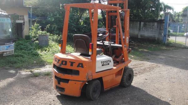 โฟคลิฟท์ toyota 1.5ตัน เครื่องเบนฃิน ยกสูง3เมตร ยางตัน สภาพดีพร้อมใช้ โฟคลิฟท์ toyota 1.5ตัน เครื่องเบนฃิน ยกสูง3เมตร ยางตัน สภาพดีพร้อมใช้