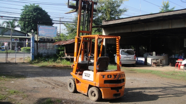 โฟคลิฟท์ toyota 1.5ตัน เครื่องเบนฃิน ยกสูง3เมตร ยางตัน สภาพดีพร้อมใช้ โฟคลิฟท์ toyota 1.5ตัน เครื่องเบนฃิน ยกสูง3เมตร ยางตัน สภาพดีพร้อมใช้