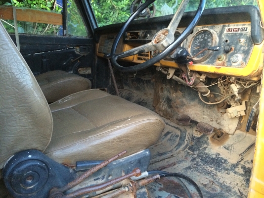 6ล้อดั้มยาง900-20NISSAN เครื่ิองเดิมสวย เกียร์เดิม คัสซีสวย เฟืองท้ายฟูโซ่ รถสภาพดี...