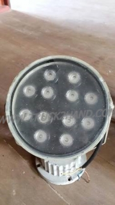 ไฟสปอร์ตไลท์ ยี่ห้อ GREEN LIGHT 70V-250V มี 3 ตัว