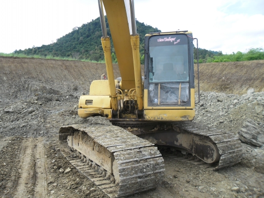 เก่าแต่สี ขายรถแบคโฮ KOMATSU PC 200-7 เครื่องเดิมปั้มเดิมโซ่หนาเอวแน่นเฟมดีไฟฟ้าเต็มเอกสารทะเบียน