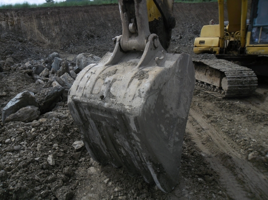 เก่าแต่สี ขายรถแบคโฮ KOMATSU PC 200-7 เครื่องเดิมปั้มเดิมโซ่หนาเอวแน่นเฟมดีไฟฟ้าเต็มเอกสารทะเบียน