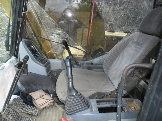 เก่าแต่สี ขายรถแบคโฮ KOMATSU PC 200-7 เครื่องเดิมปั้มเดิมโซ่หนาเอวแน่นเฟมดีไฟฟ้าเต็มเอกสารทะเบียน