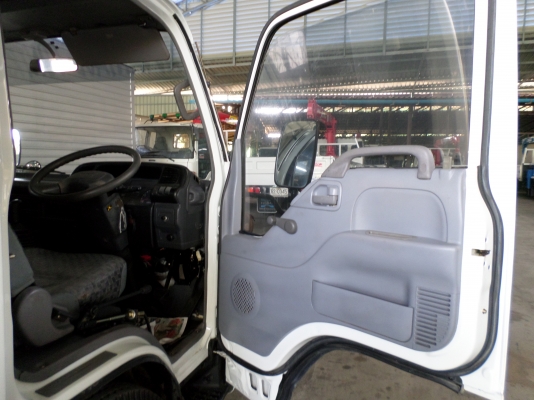 ขาย 6 ล้อ อีซูซุ NKR เครน 2 .5 ตัน  130 แรง ยาว 4.30 ม. รวมเครน ปี 2006 สภาพเดิม สนใจชมรถก่อนได้ครับ ติดต่อ 081-9425443