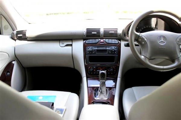 2003BENZ C180 2.0 Elegance มือเดียวป้ายแดง ออกศูนย์เบนซ์ตลิ่งชัน 2003BENZ C180 2.0 Elegance มือเดียวป้ายแดง ออกศูนย์เบนซ์ตลิ่งชัน