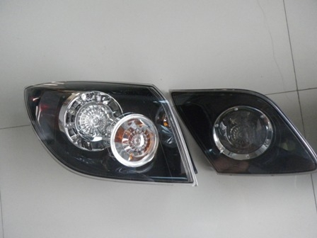 ขายชุดไฟท้าย มาสด้า 3  รุ่น5 ประตู ครบชุด