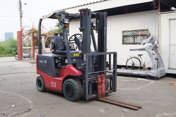 รถยกไฟฟ้าNichiyu FB15PLN-75B-300SF แบบนั่งขับขนาด 1.5 ตัน มือสองนำเข้าจากญี่ปุ่น