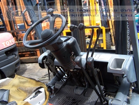 ขาย รถโฟล์คลิฟท์ รุ่น TOYOTA 6-FG15