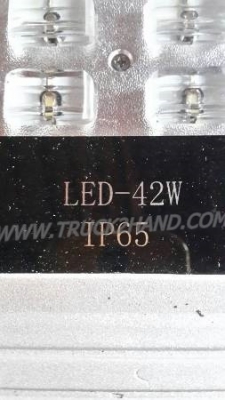 ไฟสปอร์ตไลท์ LED 42 Watt LP65